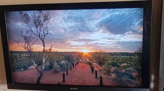 USED LCD SONY BRAVIA 46 INCHES FOR URGENT SALE