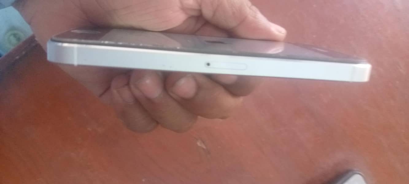 Apple iPhone 5 2