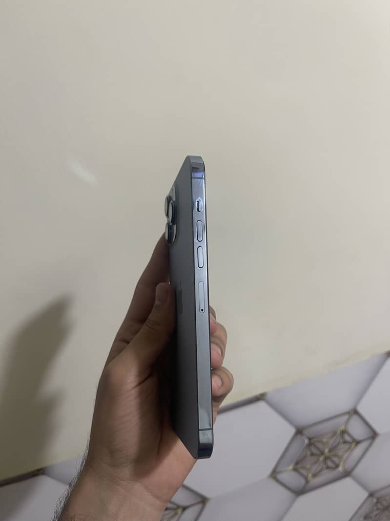 Apple iPhone 13 Pro Max 4