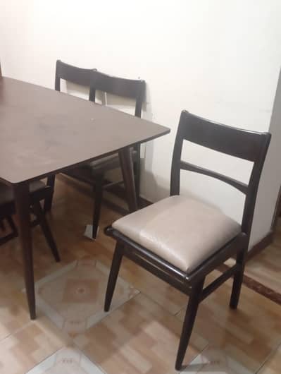 Dining set. One table and six chair.