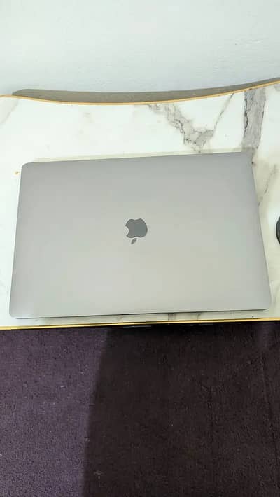 MacBook Pro 2018 Touch Bar 16/256 (Retina Display)