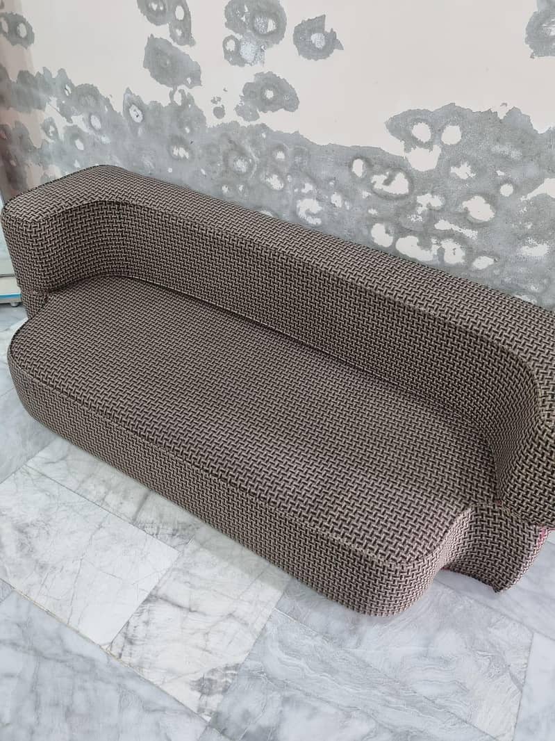 excellent condition bed sofa 1
