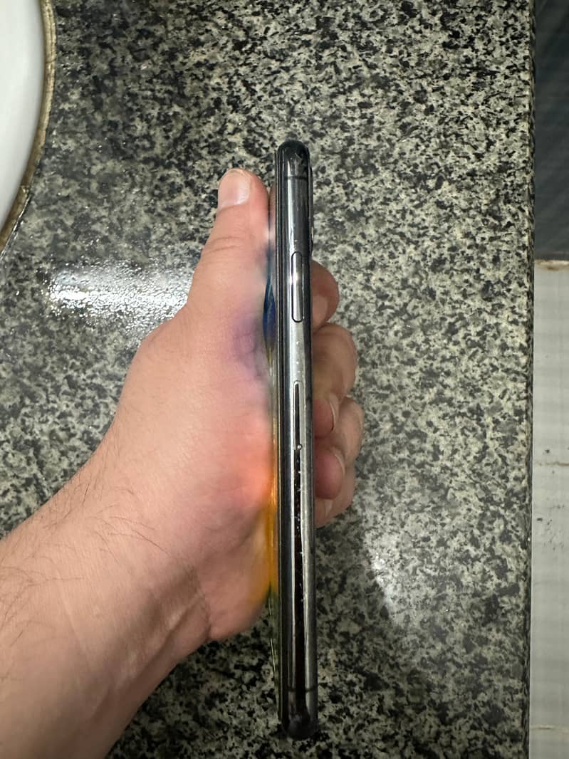 Apple iPhone X 5