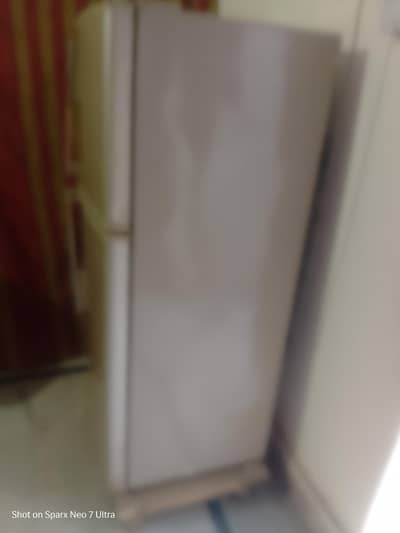 Dawlance fridj for sale. . . vip cooling small size