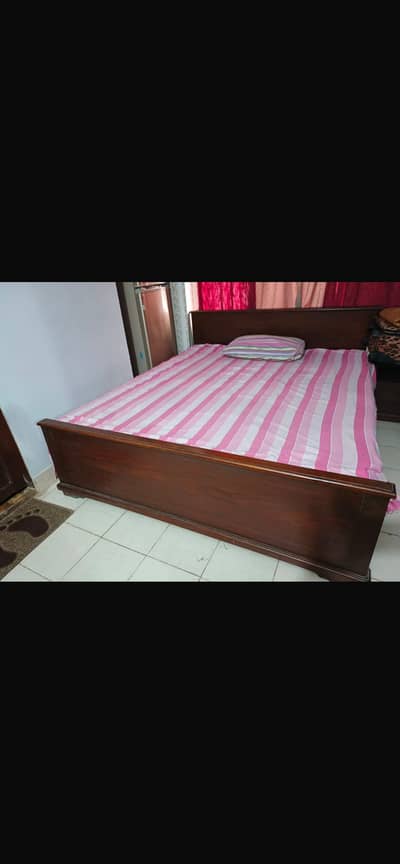 Moving out sale