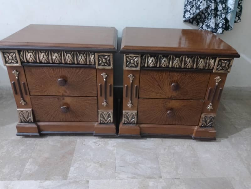 side table 0