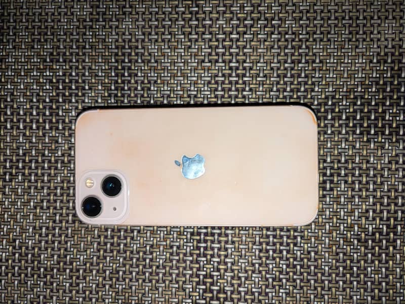 Apple iPhone 13 4