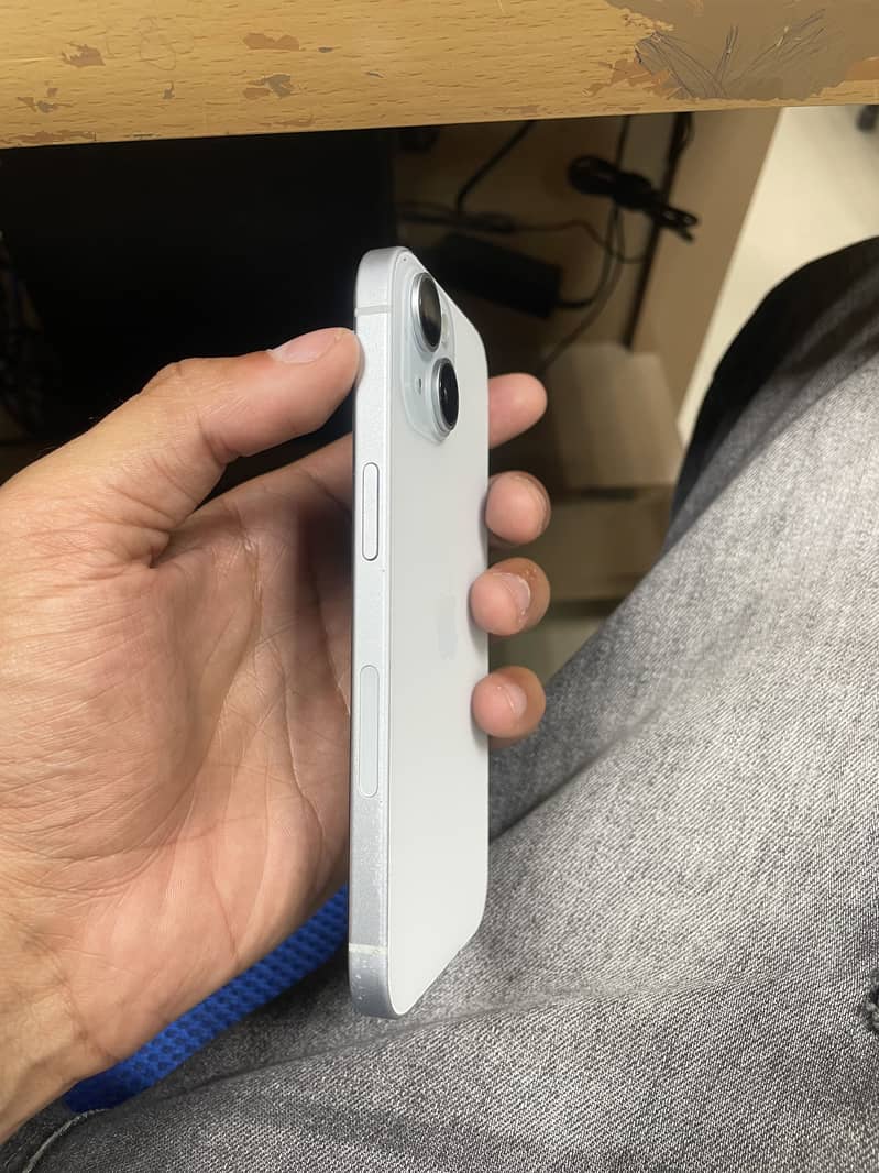 Apple iPhone 15 3