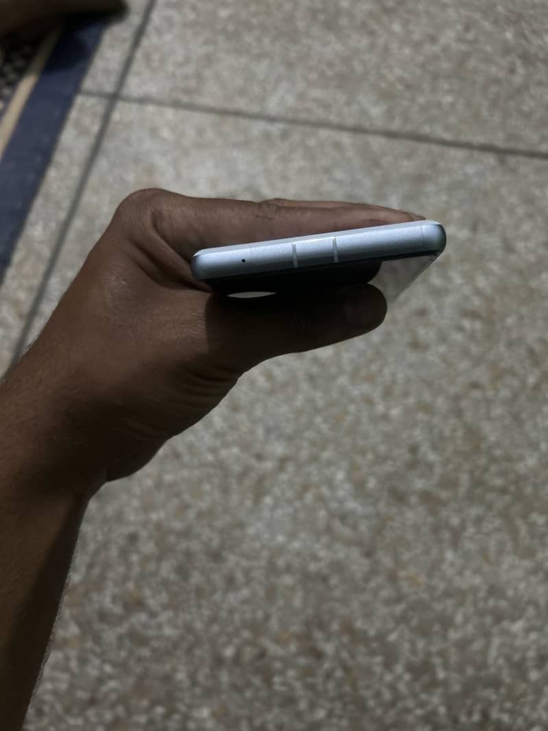 Google Pixel 7a 2