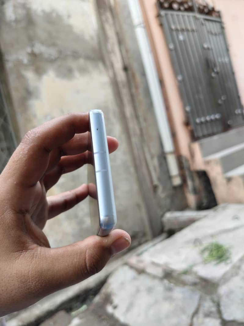 Google Pixel 7a 4