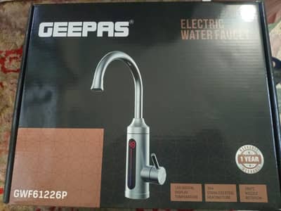 Electric water faucet for hot and cold water