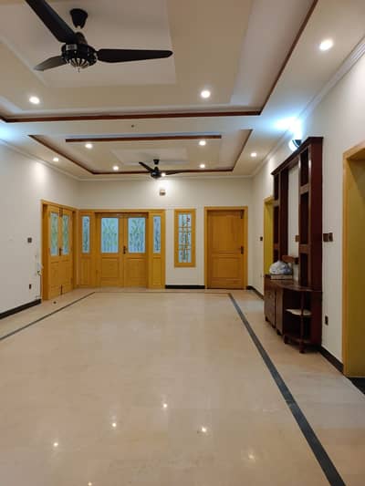 Banigala 1.5 Kanal Ground Portion Available For Rent With Gas