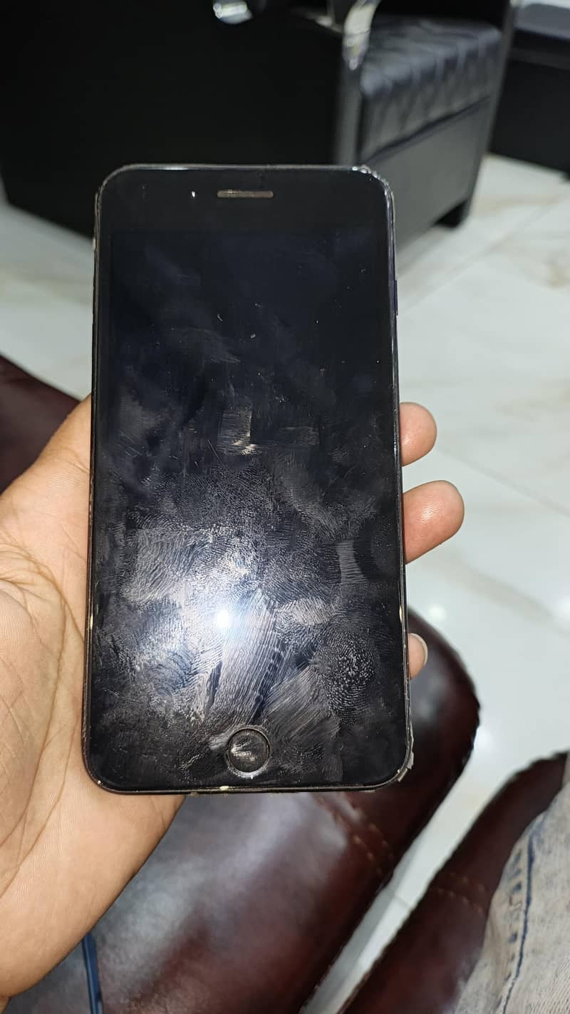 Apple iPhone 7 Plus 6