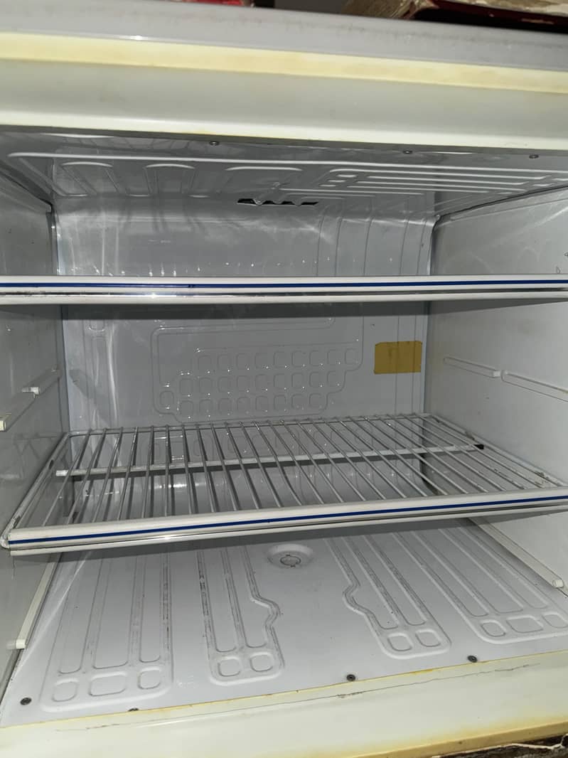Dawlance refrigenator 4