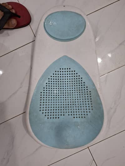 Baby bath tub seat