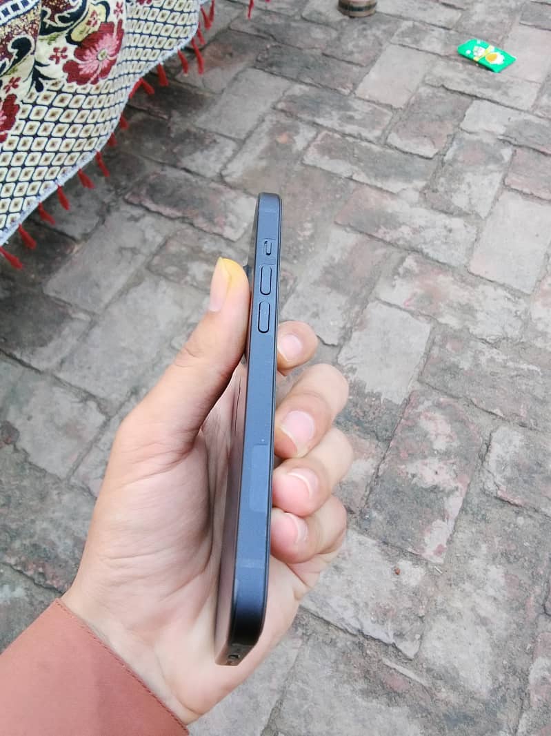 IPhone 15 2
