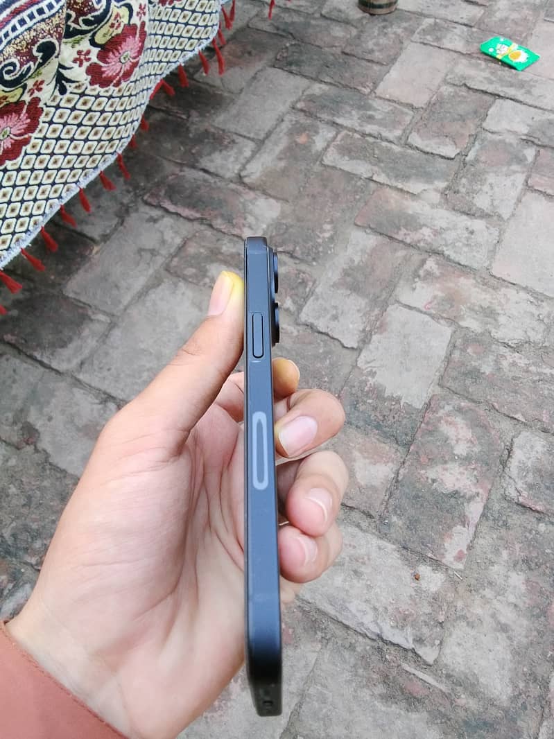 IPhone 15 3