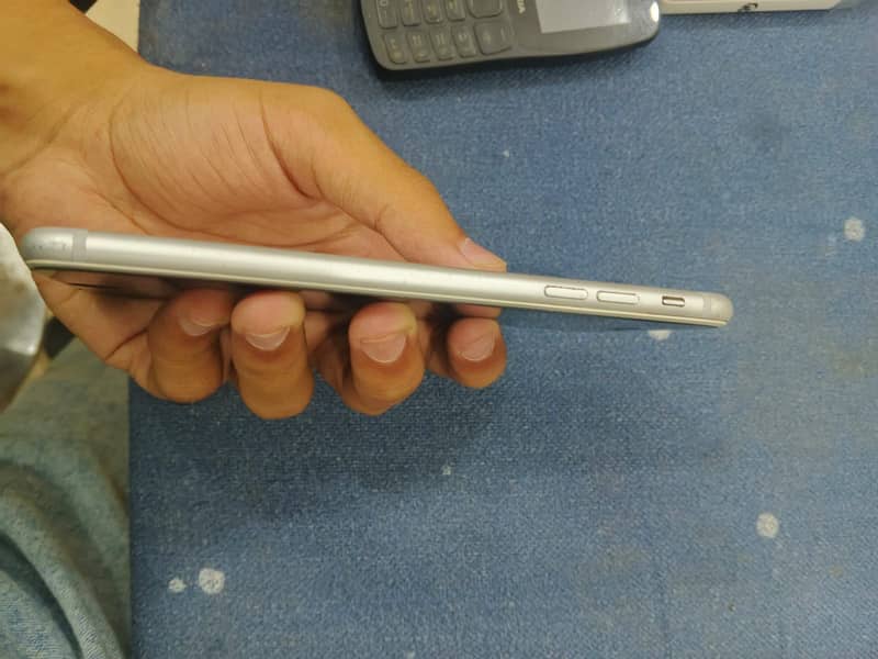 Apple iPhone 7 Plus 4