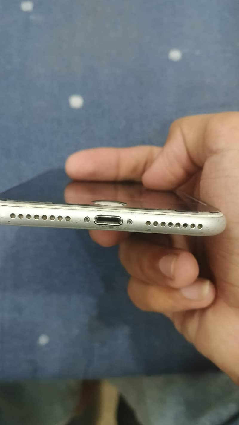 Apple iPhone 7 Plus 6