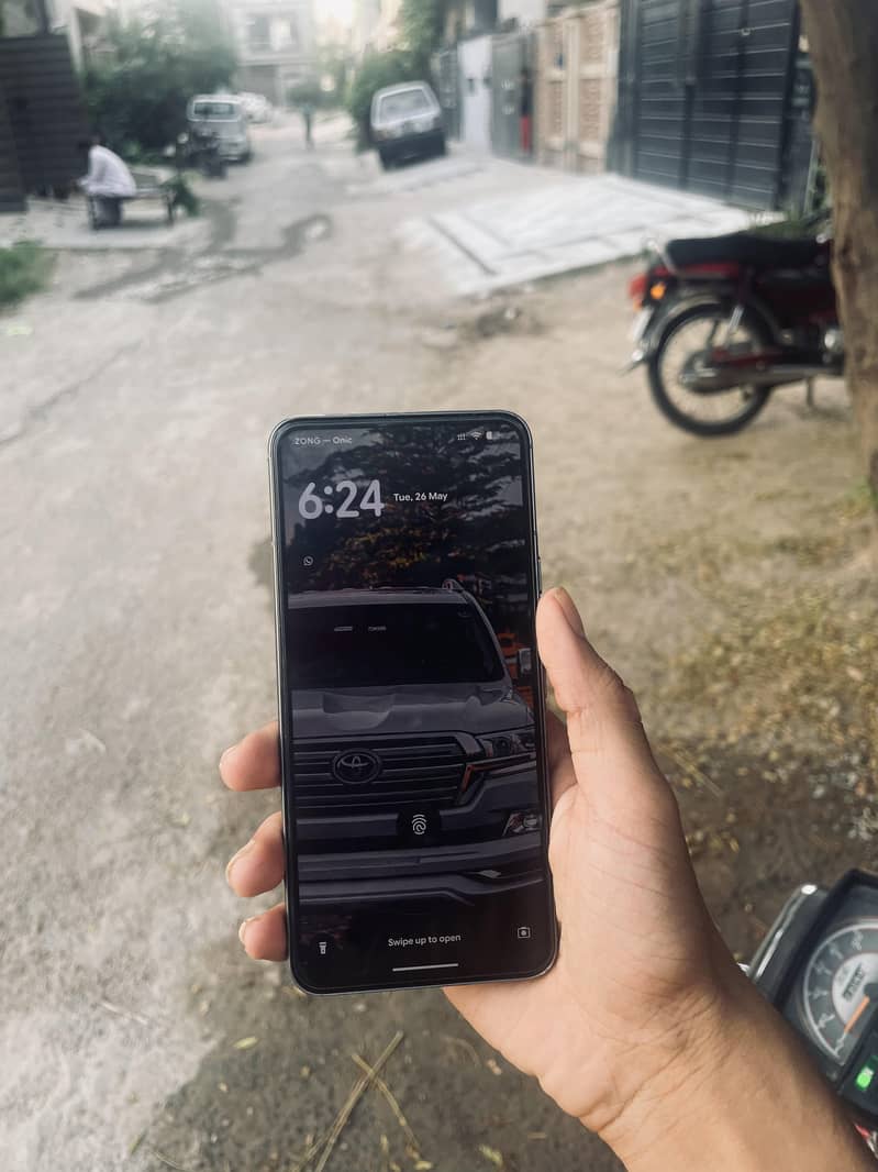 google pixel 8 4