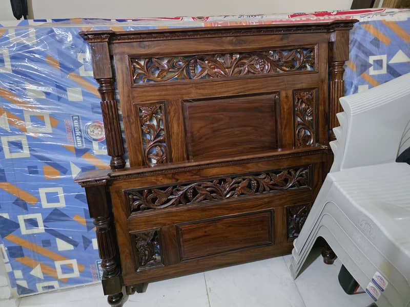 solid shesham wood bed 1