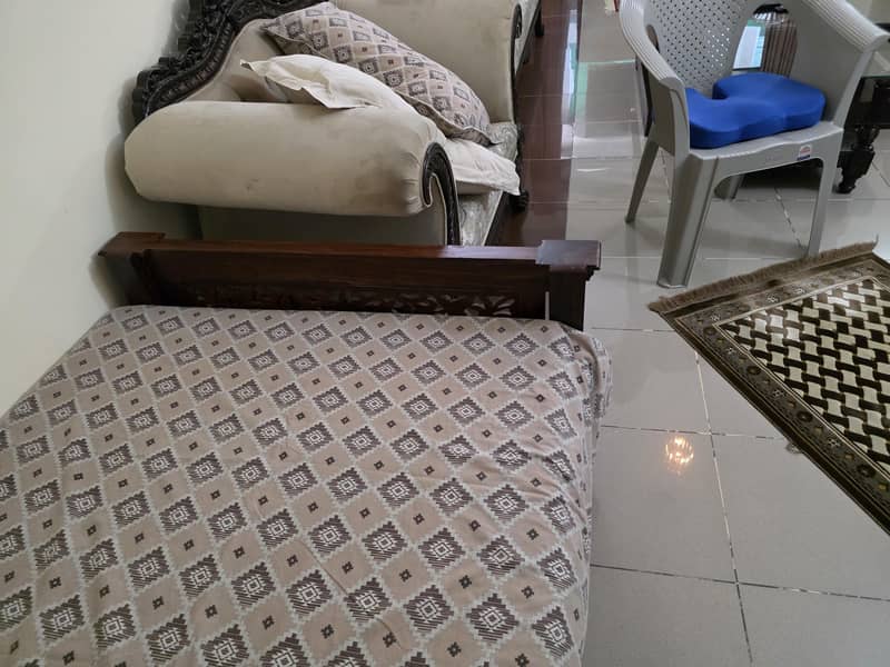 solid shesham wood bed 2