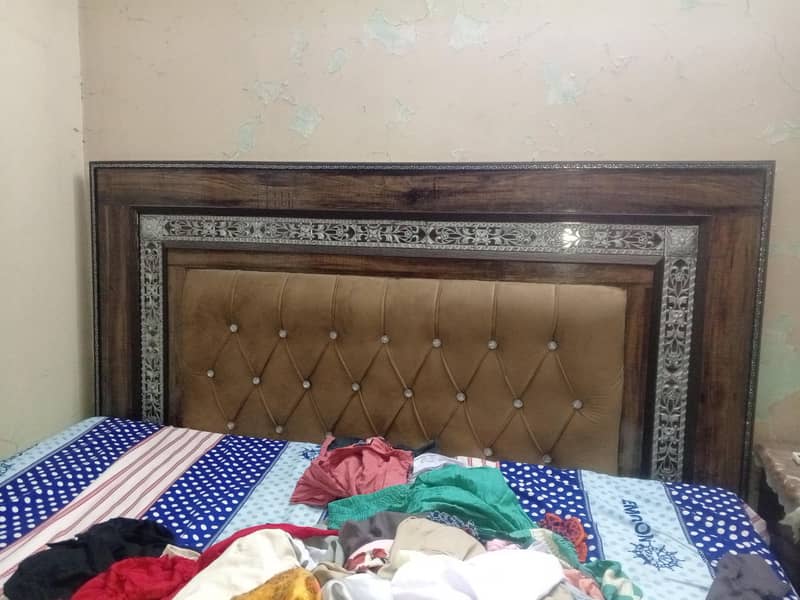 Double bed 0