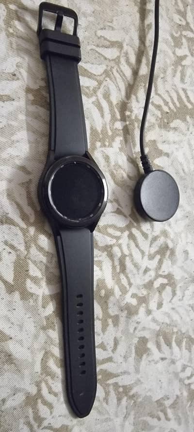 Samsung Watch 4 Classic 42mm (Excellent condition)