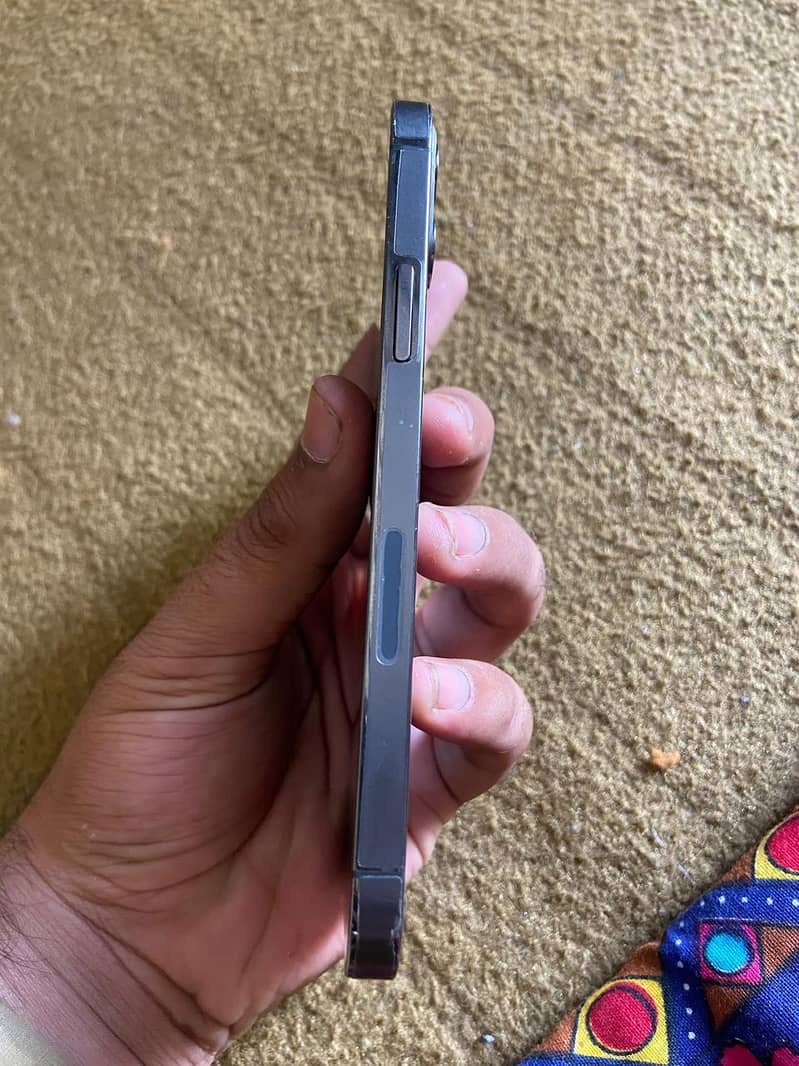 Apple iPhone 12 Pro 2