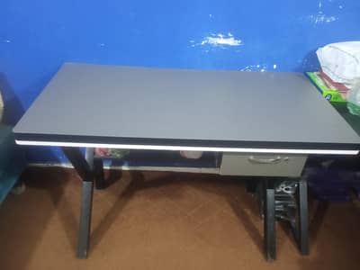 Office table for sale best quality wood used