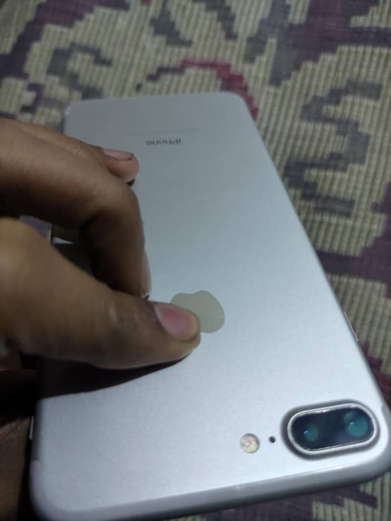 Apple iPhone 7 Plus 2
