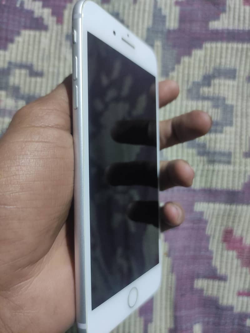 Apple iPhone 7 Plus 4