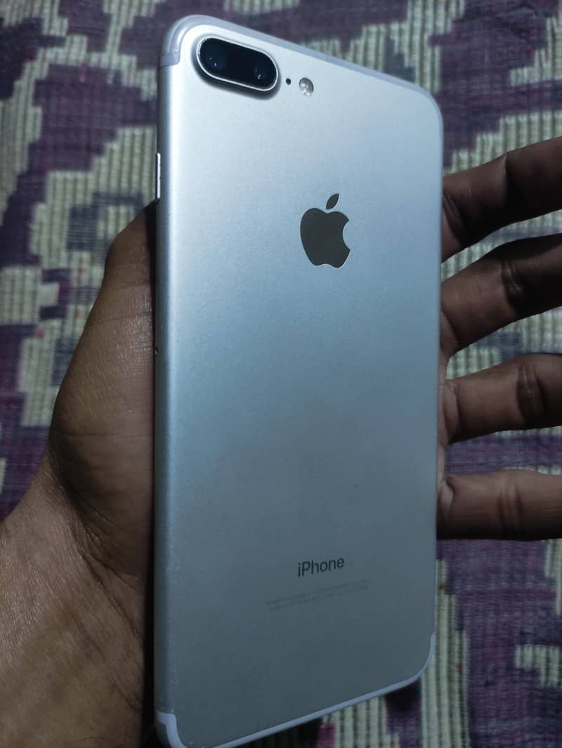 Apple iPhone 7 Plus 5