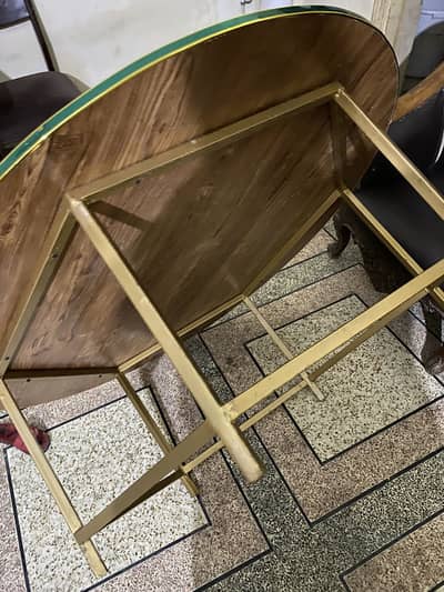 Central table