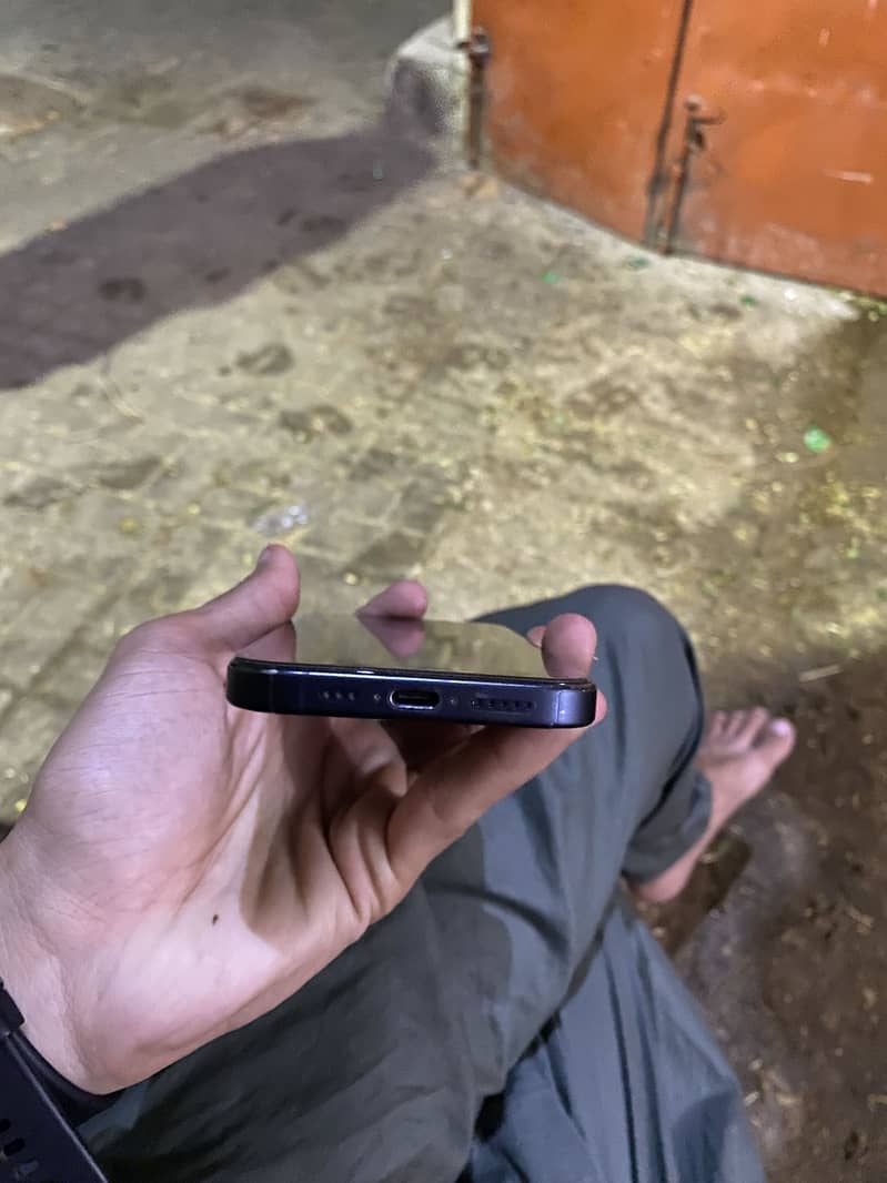 iPhone 15 pro 3