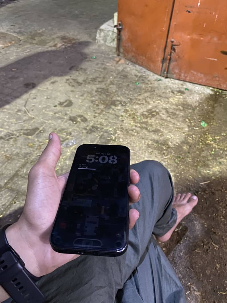 iPhone 15 pro 4