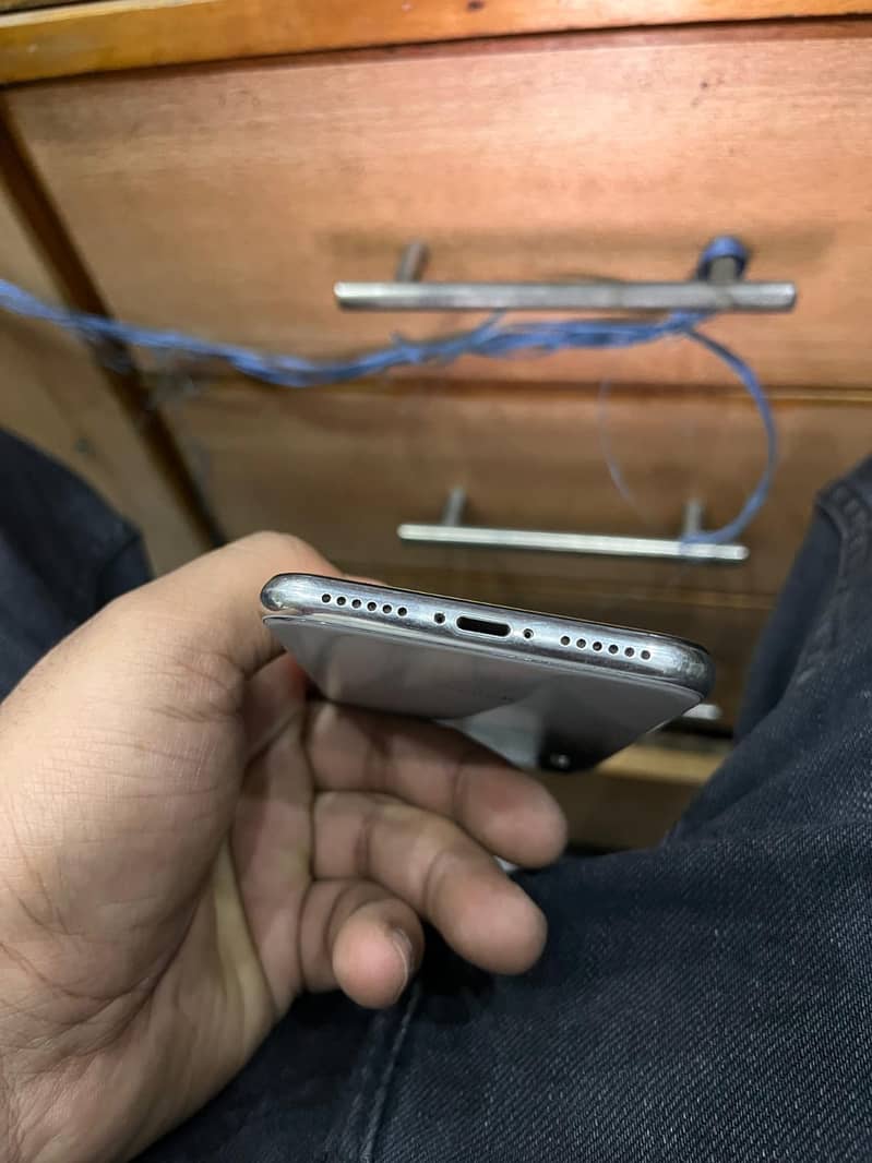 Apple iPhone X 0