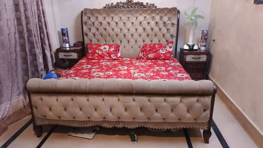 Elegant King Size Velvet Tufted Bed Set with 2 Matching side table