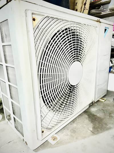 1.5 Ton Split A/C Daikin Non Inverter
