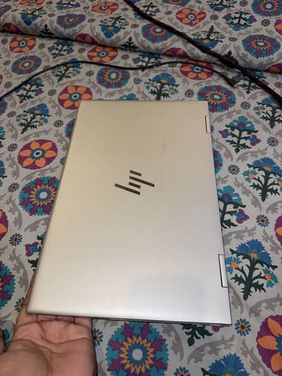 HP Envy x360 i7 12 gen (1tb ssd 16 gb ram)