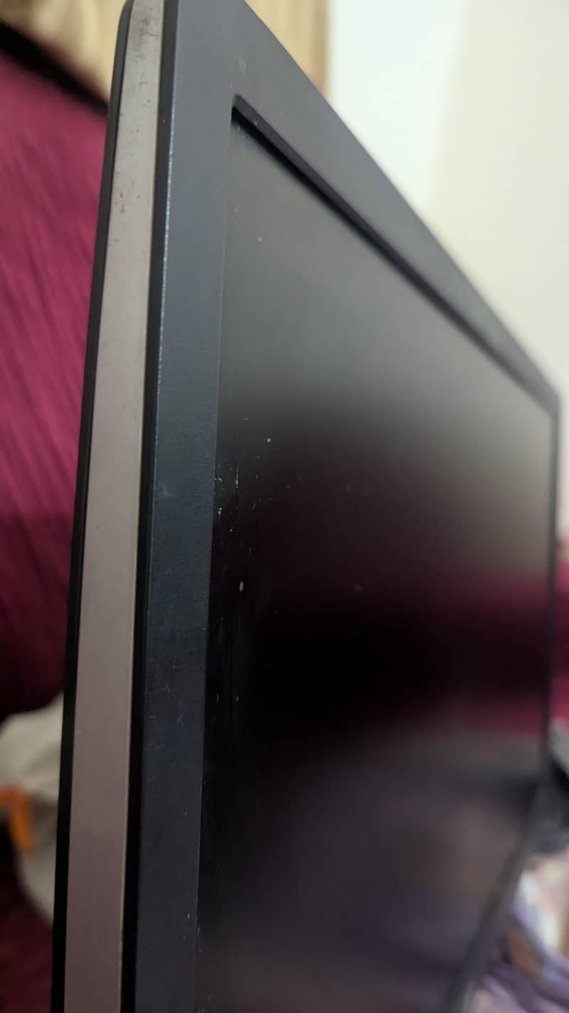 HP EliteDisplay  E232 2