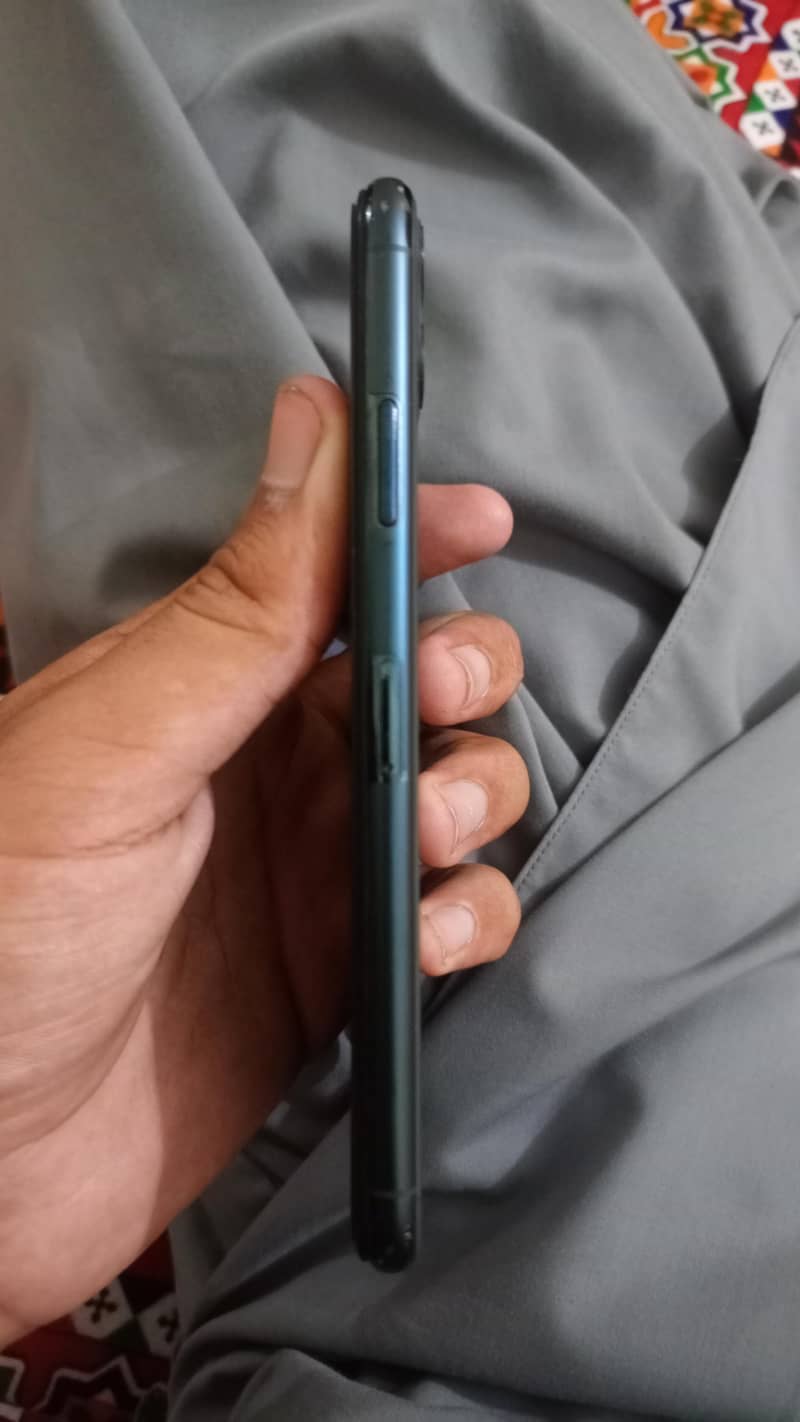 iphone 11 pro max 2