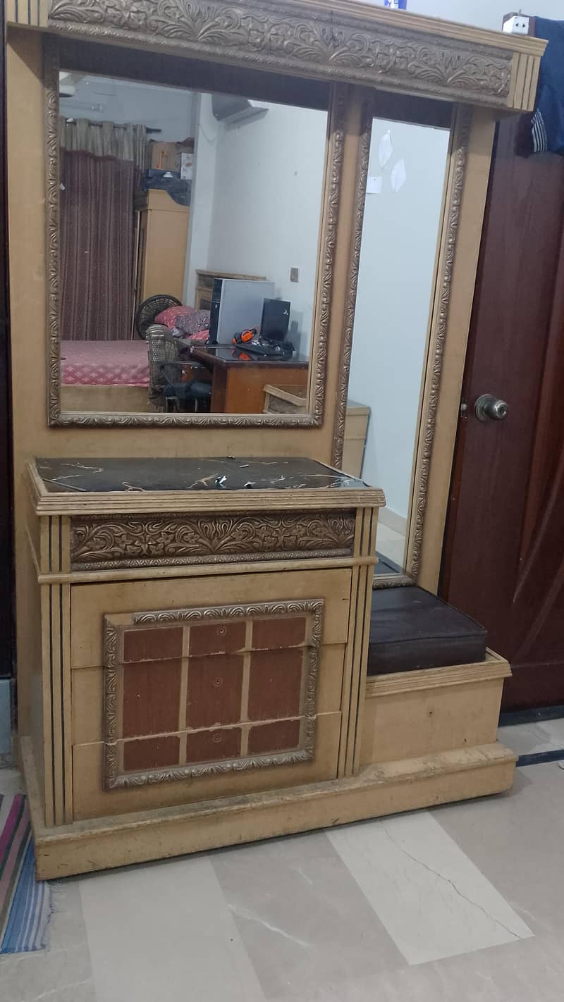 dressing table for sell 0