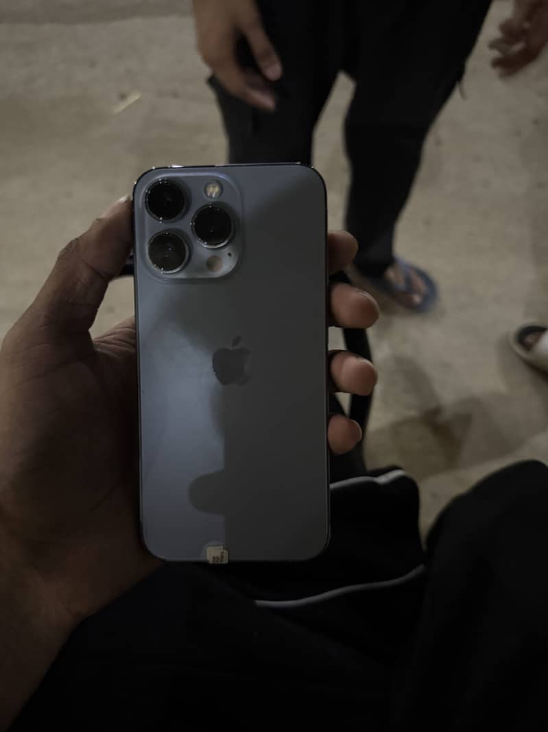 Apple iPhone 13 Pro 1