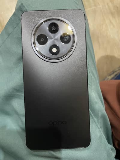 OPPO Reno12 F