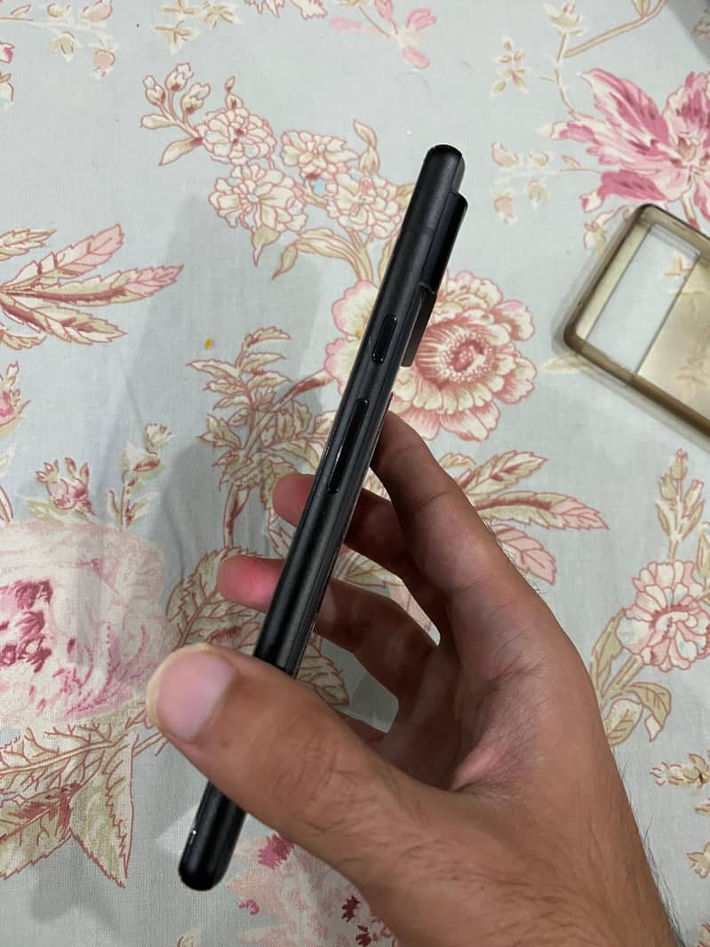 Google Pixel 6 4