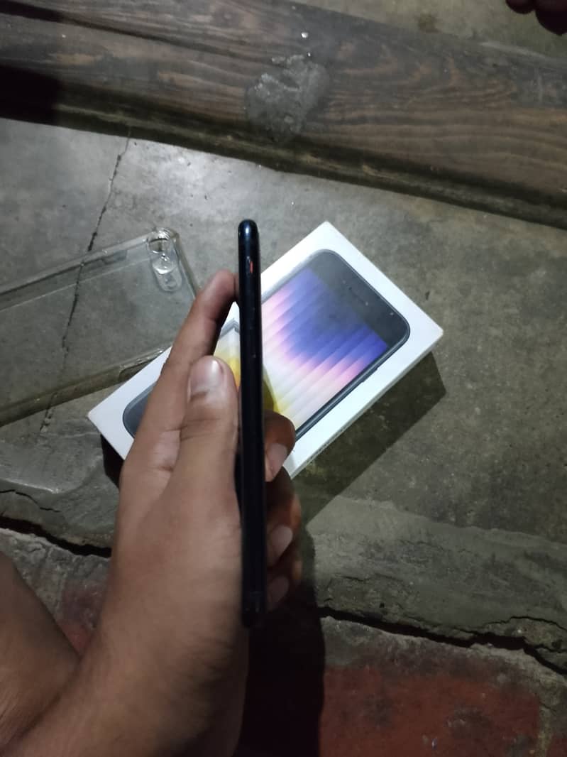 iPhone se 3rd generation 4