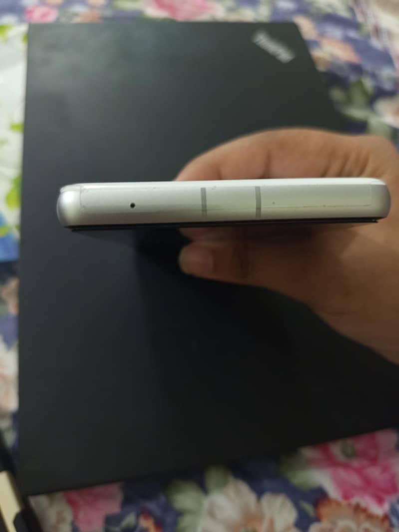Google pixel 7a 5