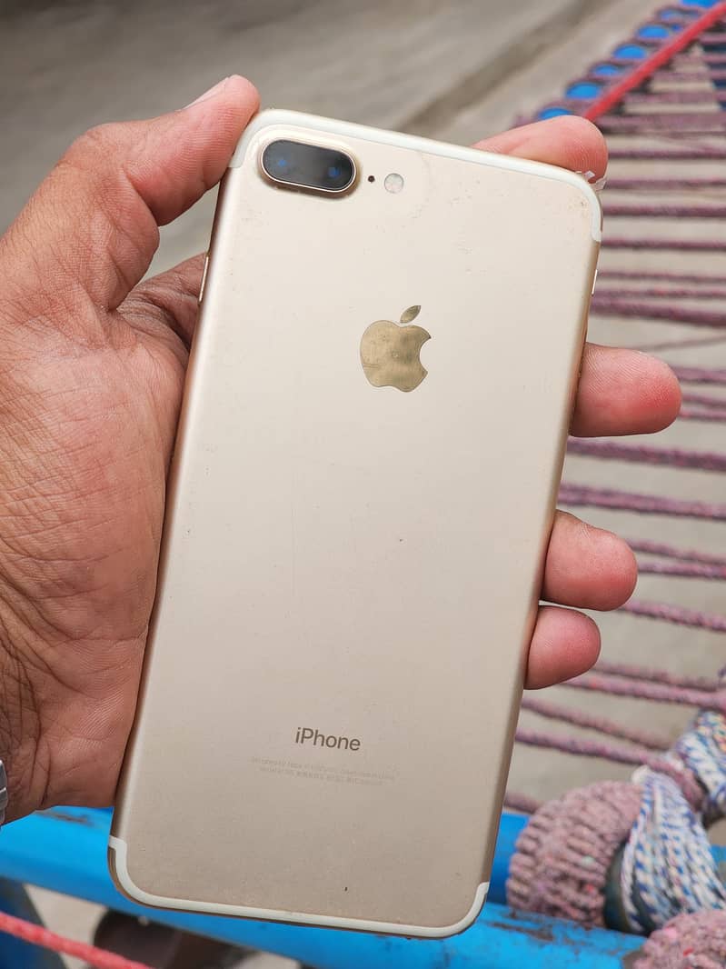 Apple iPhone 7 Plus 3