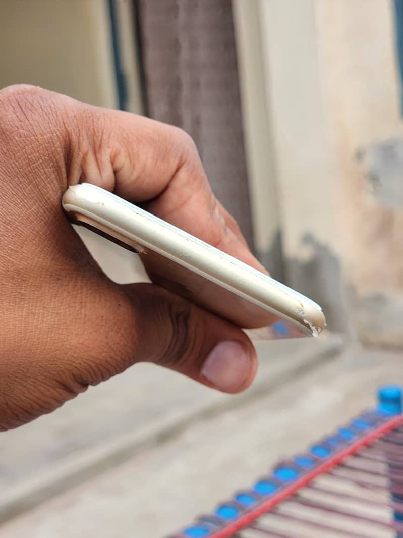 Apple iPhone 7 Plus 6